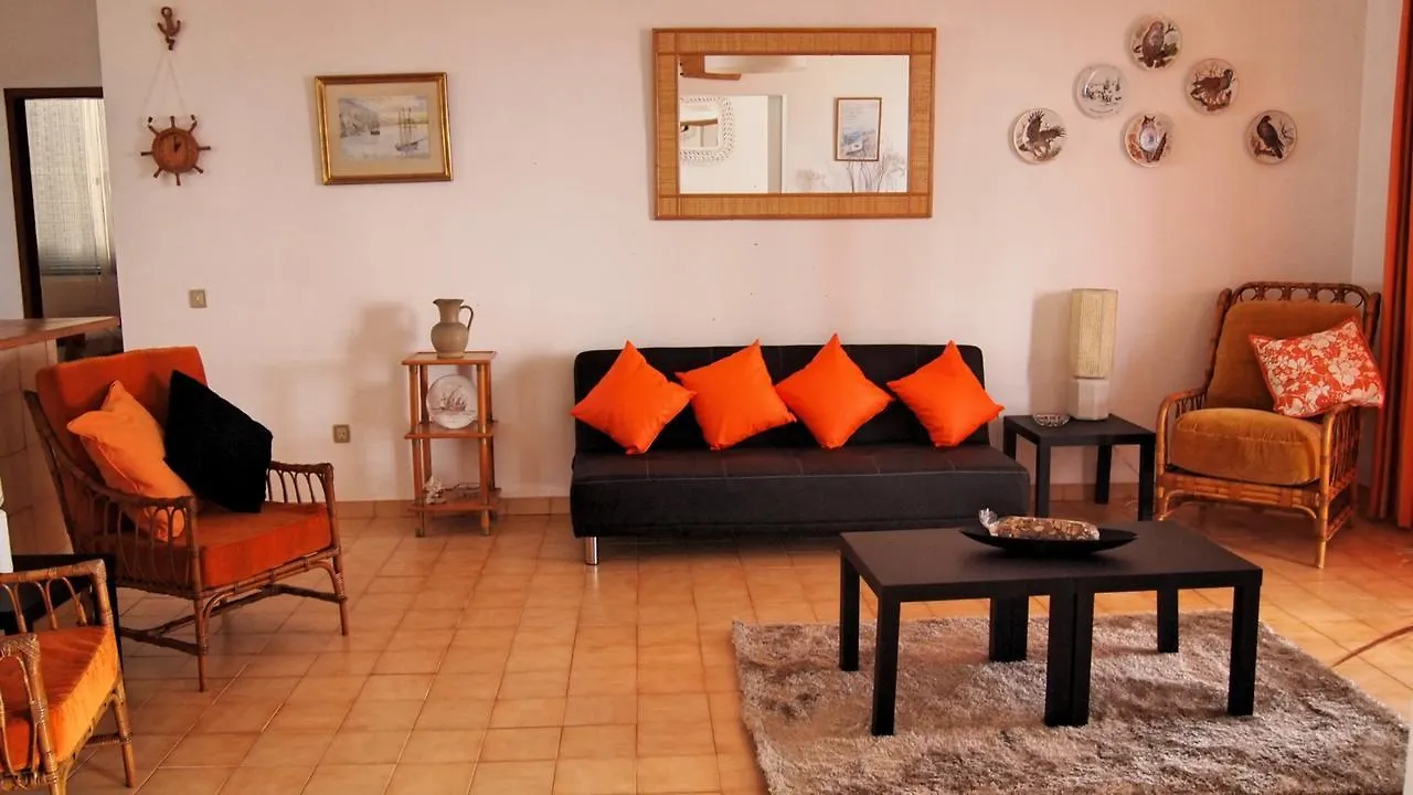 Ourmadeira - Villa Mary, Informal, Close To The Beach بورتو سانتو بيت للعطل